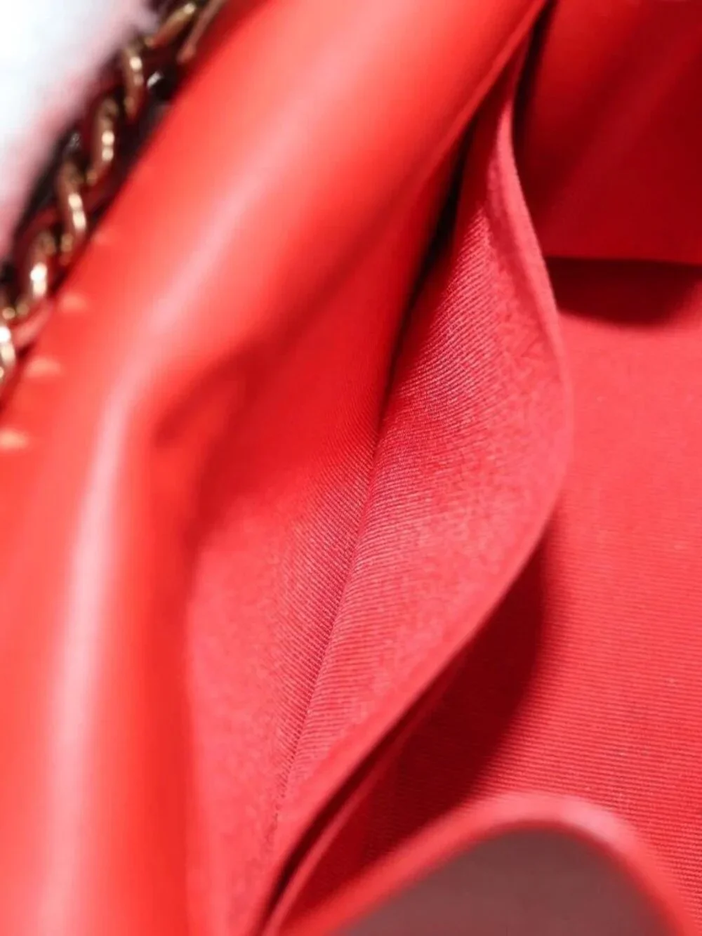 CHANEL V Stitch Shoulder Bag Lamb Skin Gold Red CC Auth bs35072M